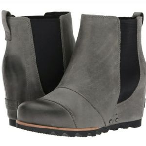 Sorel Joan of Arctic Wedge II Chelsea Boots 
Grey